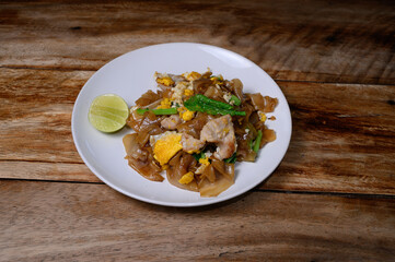 Stir fried Noodle with black soy sauce (Pad See Ew)