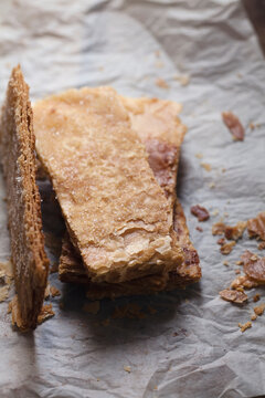 Flaky Mille feuille layers