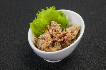 Chicken liver with cream and dry tomatoes