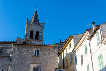 Fototapeta na wymiar bell tower of the collegiate church of San NIcolo in the center of the town of Collescipoli