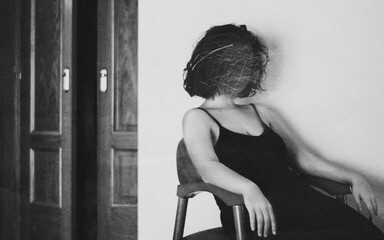 Retrato que representa el vacío y la pérdida de identidad