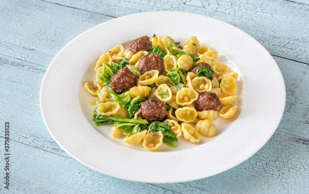 Sticker Pasta with kale and meatballs