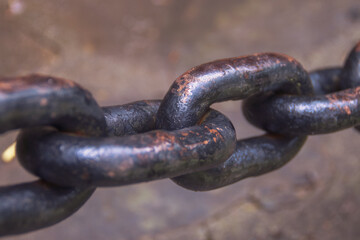 Eslabones metálicos de una cadena.