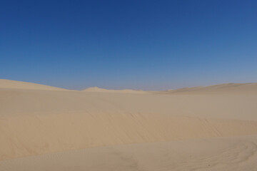 Obraz na płótnie Canvas Desert 4x4 road trips to the Empty Quarter desert area in Saudi Arabia