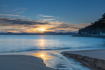 Obraz premium Gentle Sunrise at the Seaside