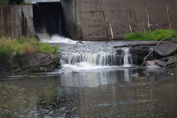 Obraz premium Dam and Cascade