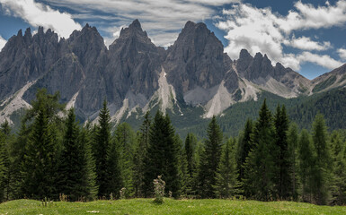 View of Spalti di Toro-Monfalcone bizarre and extraordinary mountain range peaks and sharp pinnacles, as seen from trail #350 to Tita Barba refuge, Friulian Dolomites, Dolomites, Italy.