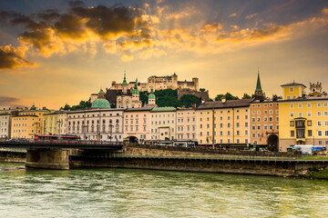 Naklejka premium Sunset over Salzburg town. Salzach river. Austria.
