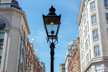 Fototapeta na wymiar old street lamp in the city of London