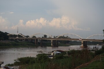 Naklejka premium bridge over the river thames