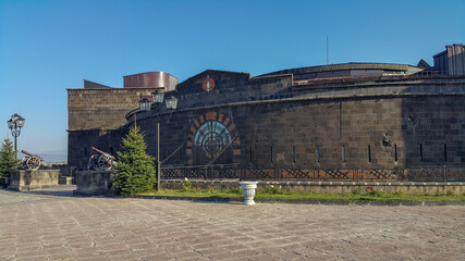 Fototapeta premium GYUMRI, SHIRAK PROVINCE / ARMENIA - SEPTEMBER 1, 2020. SEV bird or black fortress. Black castle. An abandoned Russian Imperial fortress. Tourist concept.