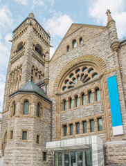 Fototapeta na wymiar Erskine and American United Church (Église Erskine and American) Montreal Québec Canada