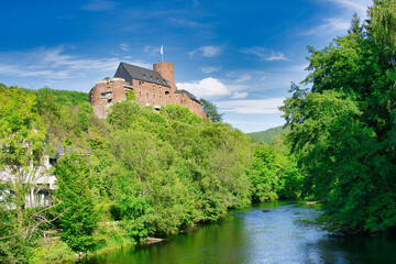 Fototapeta na wymiar Hengebach Burg in Heimbach