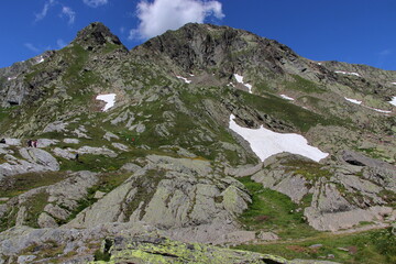 Fototapeta na wymiar views of the alps between Switzerland and Italy