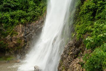Fototapeta na wymiar cascada del Mixcoate