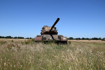Fototapeta premium Panzer auf dem Panzerfeld bei Wahn