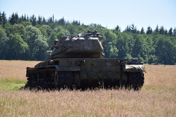 Fototapeta premium Panzer auf dem Panzerfeld bei Wahn