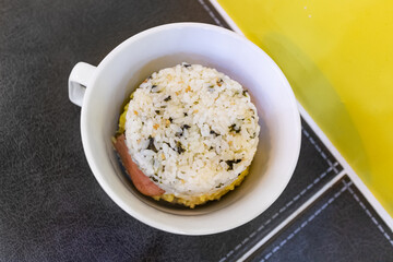 한국 스타일의 맛있는 밥버거 - 점심, 간식