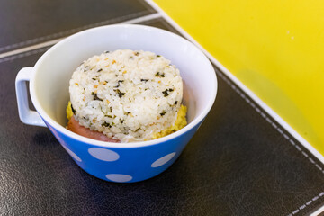 한국 스타일의 맛있는 밥버거 - 점심, 간식