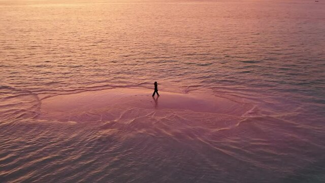 island with pink sand - goldy