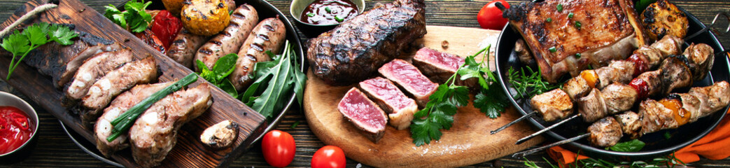 Assorted grilled meat with vegetables