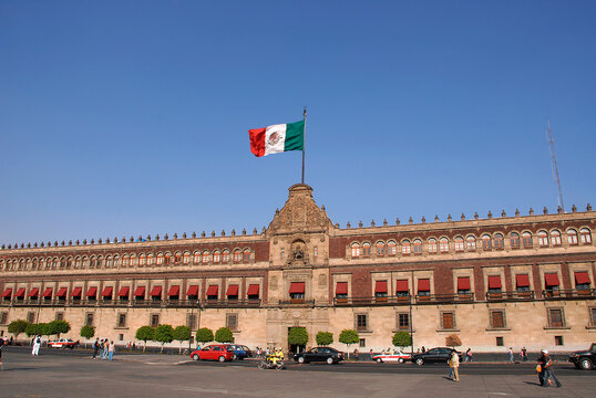 Bandera Palacio Ciudad de M&eacute;xico