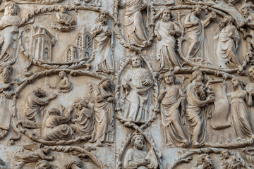 Fototapeta na wymiar Details of the Cathedral of Orvieto (Duomo di Orvieto), Italy