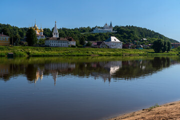 Панорама Гороховца с противоположного берега реки Клязьма. Набережная, собор, монастырь.