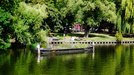 ufer mit boot