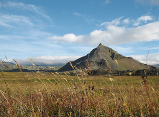Fototapeta premium Stapafell auf der Halbinsel Snæfellsnes, Island