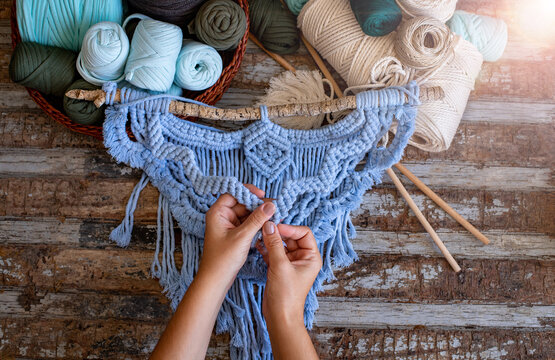 Weaving macrame at home