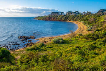 Fototapeta na wymiar Scenic secluded ocean bay on Mornington Peninsula - beautiful landscape