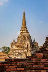 Fototapeta na wymiar タイのアユタヤにある、ワット・プラシーサンペットの3本並んだ仏塔