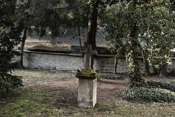 Denkmal auf einem Friedhof bei Stuttgart