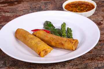 Deep fried spring roll with prawn