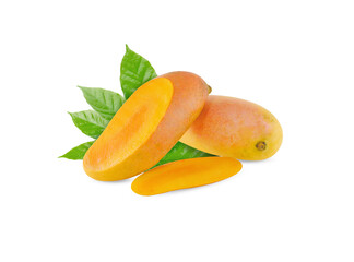 Fototapeta na wymiar Yellow mango isolated on a white background