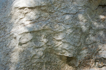 Wallpaper of large rocks with beautiful patterns.