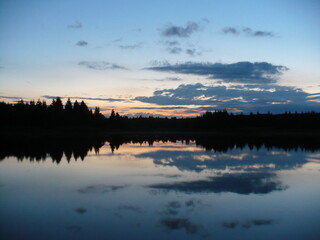 Fototapeta premium sunset over the lake