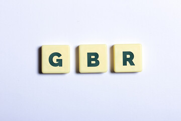 Das Wort GbR auf weißem Hintergrund