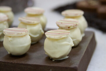 food, dessert, sweet, white, cake, chocolate, pastry, cookies, isolated, snack, baked, cookie, candy, baking, biscuits, sweets, sugar, cupcake, shell, meringue, biscuit, brown, cakes, sea, treat