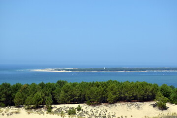 Fototapeta na wymiar Blick von der Dune du Pilat über die Bucht von Arcachon