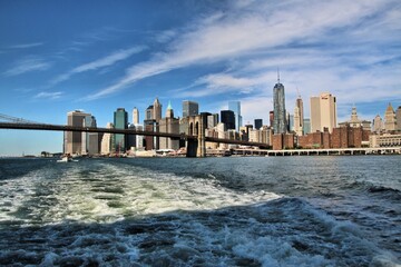 brooklyn bridge and manhattan skyline