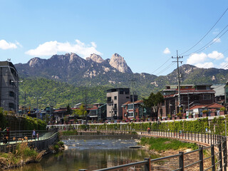 북한산이 보이는 동네 산책로