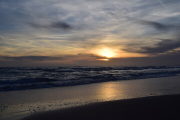 Fototapeta na wymiar mare e tramonto