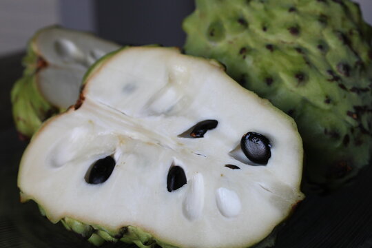 Atemoia, fruta h&iacute;brida produzida no Brasil