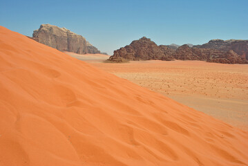 Fototapeta na wymiar Sand dune in the desert