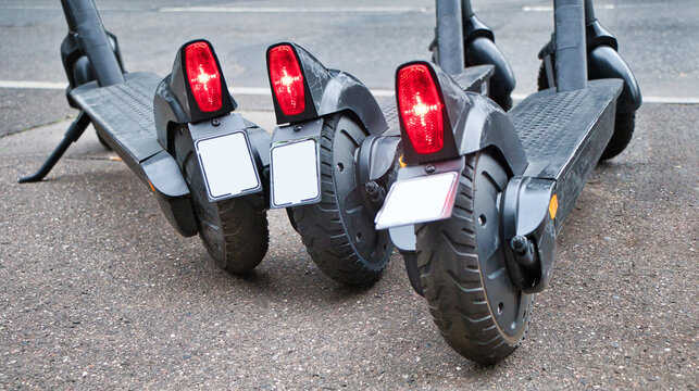 E-Scooter sind in der Stadt das neue Trend Verkehrsmittel in der Elektromobilit&auml;t