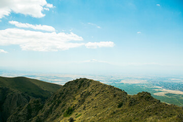 Fototapeta na wymiar beautiful peaks of Mount Ara