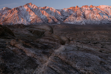 Obraz premium morning light on high peaks