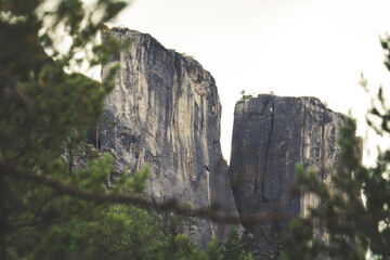 Unikalna formacja skalna zwana Gygrestolen w okolicy Bo w gminie Telemark w Norwegii
